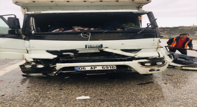 Mersin’de tırla çarpışan kamyonun sürücüsü yaralandı