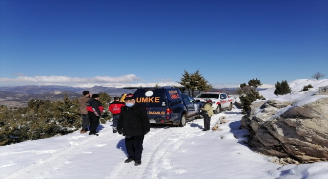 Burdur’da kar nedeniyle dağda mahsur kalan çoban kurtarıldı