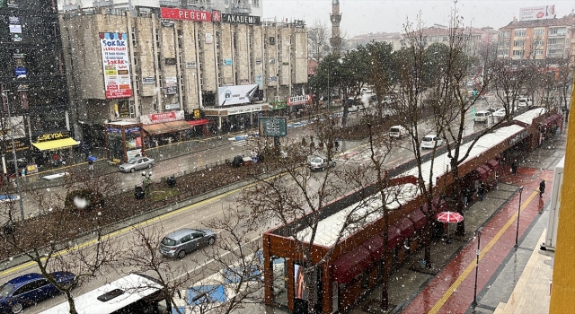 Isparta’da kar yağışı başladı