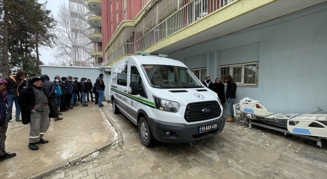 GÜNCELLEME 2 Burdur’da otomobilin istinat duvarına çarpması sonucu 4 kişi öldü