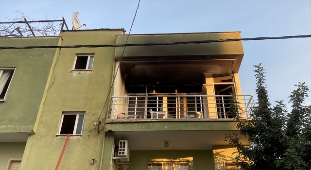 Mersin’de yangın çıkan apartman dairesi kullanılamaz hale geldi