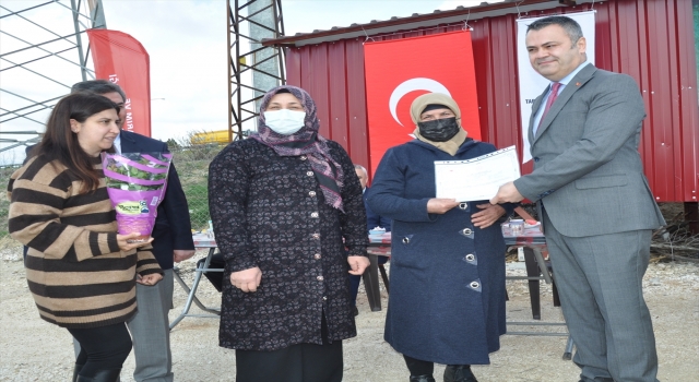Tarsus’ta kadın çiftçilere sertifika verildi
