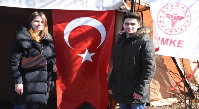 Ukrayna’da evlenen Türk, eşiyle Türkiye’ye dönecek olmanın mutluluğunu yaşıyor