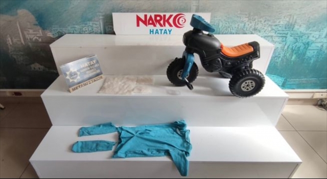 Hatay’da çocuk bisikletine uyuşturucu gizleyen 3 şüpheli tutuklandı
