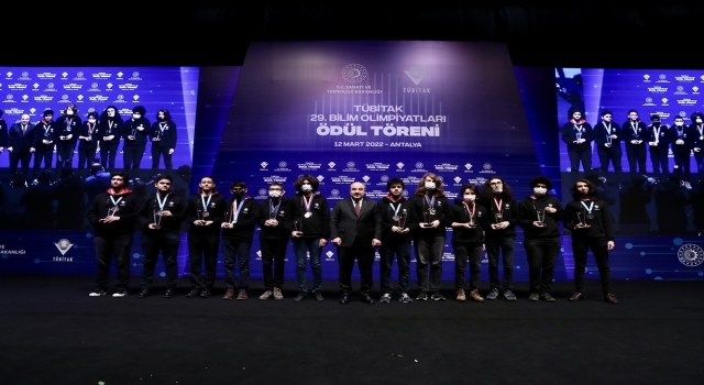 Sanayi ve Teknoloji Bakanı Varank, TÜBİTAK 29. Bilim Olimpiyatları Ödül Töreni’nde konuştu: