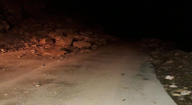 Osmaniye’de heyelan nedeniyle kapanan yol ulaşıma açıldı