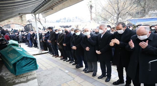Esenler Belediye Başkanı Göksu’nun kayınvalidesinin cenazesi toprağa verildi