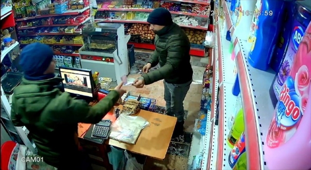 Isparta’da tüp hırsızlığı güvenlik kamerasına yansıdı