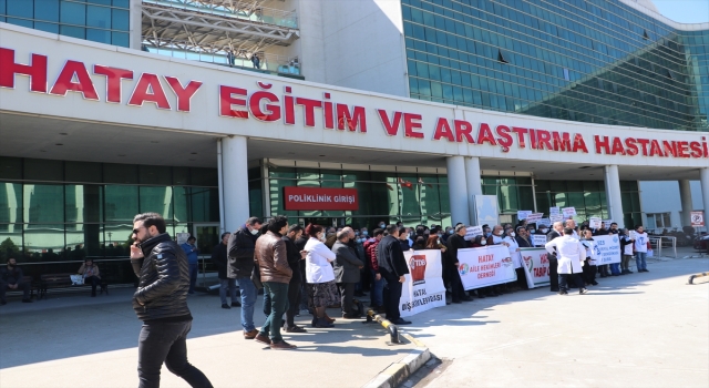 Bazı doktorlar Adana, Mersin, Hatay ve Osmaniye’de iş bırakma eylemi yaptı