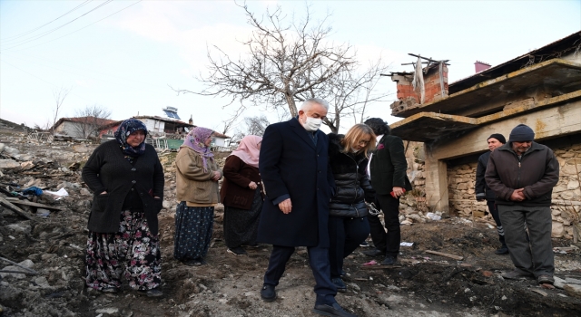 Isparta’da yangında evini kaybeden aileye belediye sahip çıktı