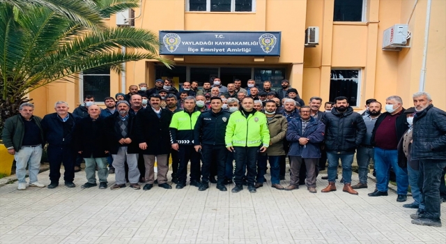 Yayladağı’nda traktör sürücülerine eğitim verildi