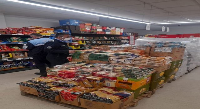 Karaisalı’da marketlerde fiyat ve stok denetimi yapıldı