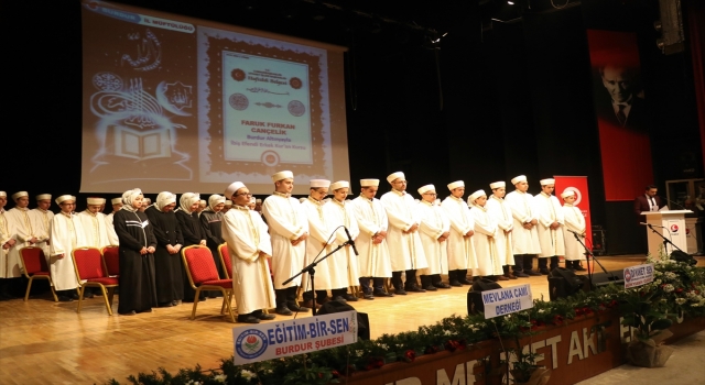 Burdur’da hafızlığını tamamlayan 69 öğrenciye belge verildi