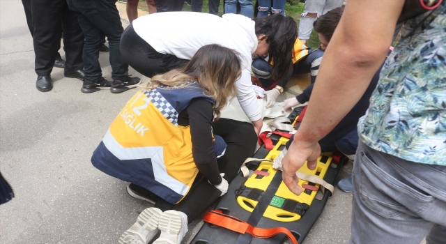Adana’da otomobilin çarptığı genç kız ağır yaralandı