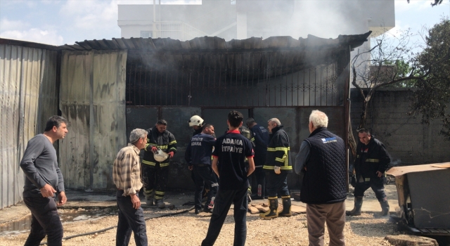 Adana’da mobilya imalathanesinde çıkan yangın söndürüldü