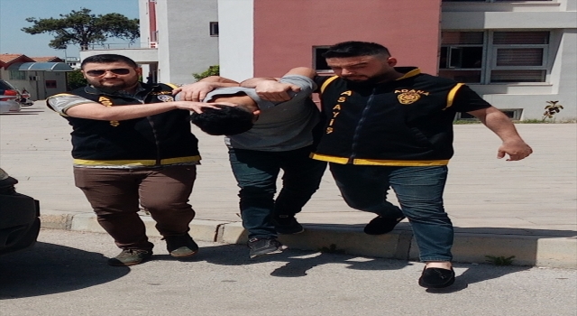 Adana’da 2 kadının çantasını çalan 2 kapkaç zanlısı tutuklandı