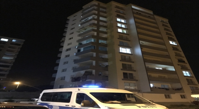 Adana’da 9. kattan park halindeki aracın üzerine düşen çocuk ağır yaralandı