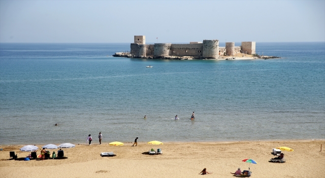 Mersin’in turizm merkezi Kızkalesi’nde tesisler bayram tatiline hazır