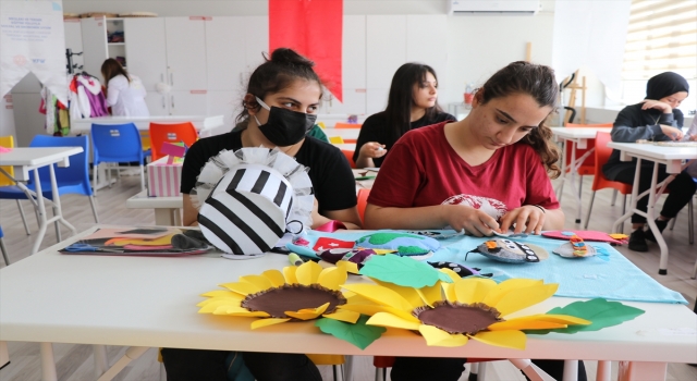 Okul öncesi eğitim kurumlarına ara eleman yetiştiriyorlar
