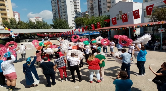 Adana’da özel gereksinimli çocuklar gösteri sundu