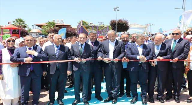 Altınözü’nde Kitap Fuarı açıldı