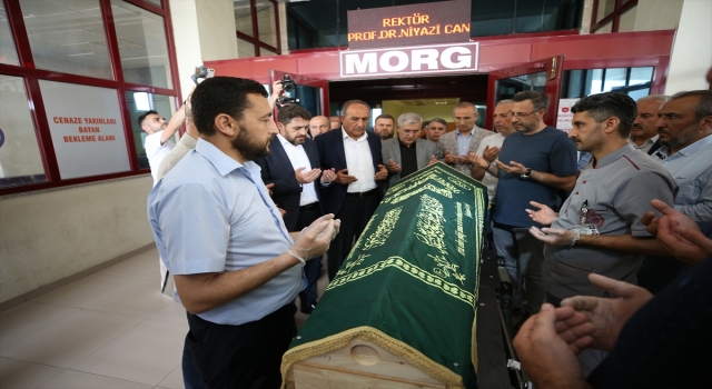 GÜNCELLEME 2 Yazar ve şair Mevlana İdris Zengin vefat etti