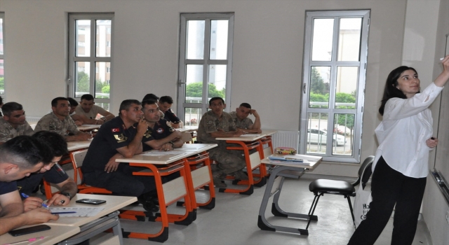 Afşin’de jandarma personeli yabancı dil öğreniyor