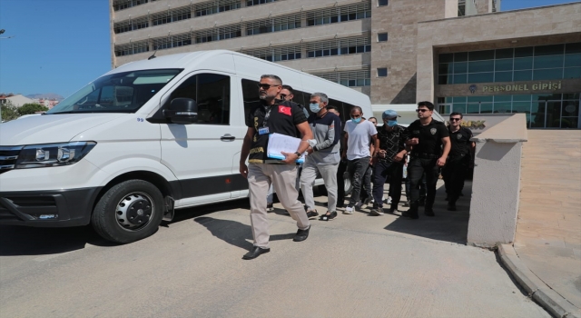 Antalya’da farklı suçlardan aranan 51 zanlı operasyonla yakalandı