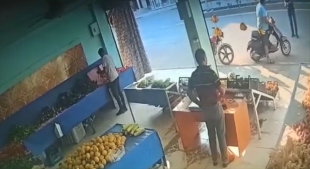 Mersin’de silahla yaralama güvenlik kamerasında