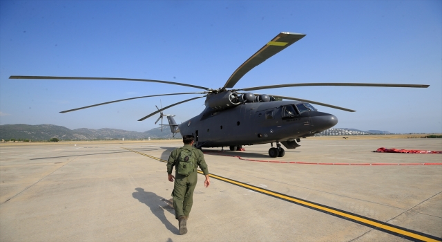 Dünyanın en büyük helikopterlerinden Mi26’nın Marmaris’te yangınla mücadelesi görüntülendi