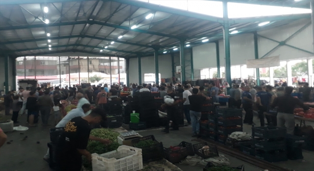 GÜNCELLEME Mersin’de semt pazarında çıkan silahlı ve bıçaklı kavgada 10 kişi yaralandı