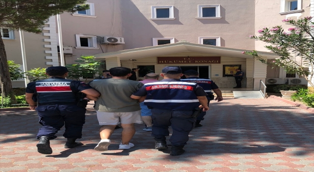 Antalya’da otellerden para kasası çaldıkları iddiasıyla 2 zanlı tutuklandı