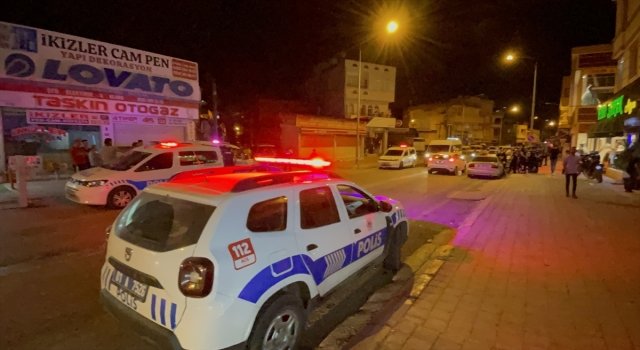Adana’da düğün salonunda çıkan kavgada 2 kişi yaralandı