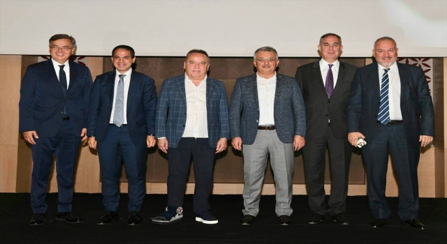 Antalya salgın sonrası günlük yabancı turist rekorunu kırdı