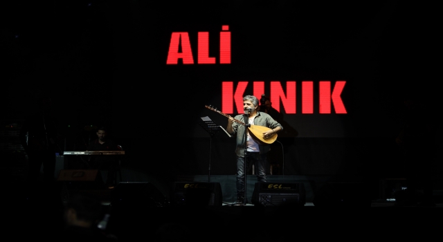 Sanatçı Ali Kınık Elbistan Festivali’nde sahne aldı