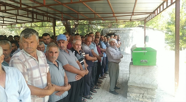 GÜNCELLEME Adana’da balkonda uyuduğu sırada bıçaklanan kadın öldü