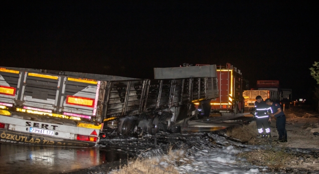 Hatay’da seyir halindeki tırda çıkan yangın hasara yol açtı