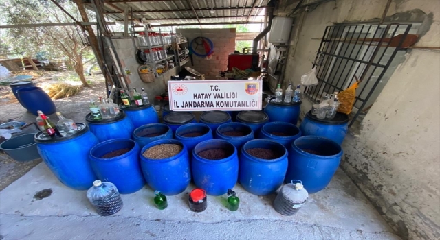 Hatay’da 4 bin 365 litre sahte içki ele geçirildi
