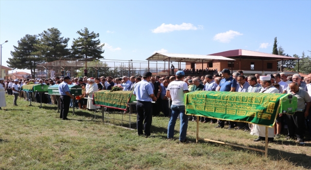 Muğla’daki trafik kazasında hayatını kaybeden 4 kişinin cenazesi defnedildi