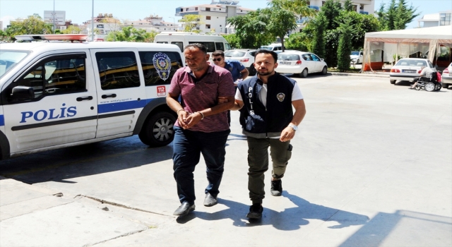 GÜNCELLEME Antalya’da trafik kazasında ölen anne ile kızının cenazesi defnedildi