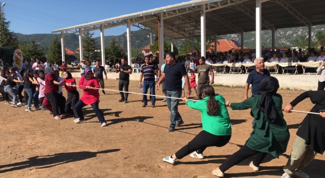 Burdur’da incir ve kültür sanat şenliği düzenlendi