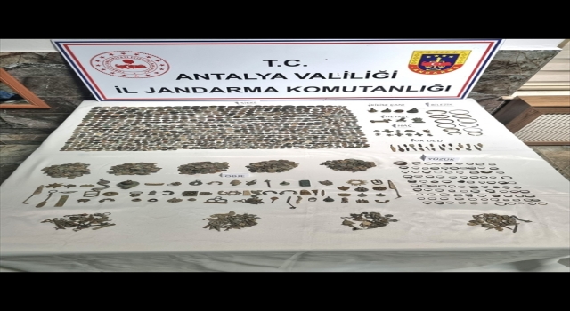 Antalya’da 3 bin 331 parça tarihi eser ele geçirildi
