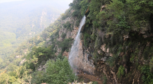 Hatay’daki Şarlayan Şelalesi doğaseverleri ağırladı