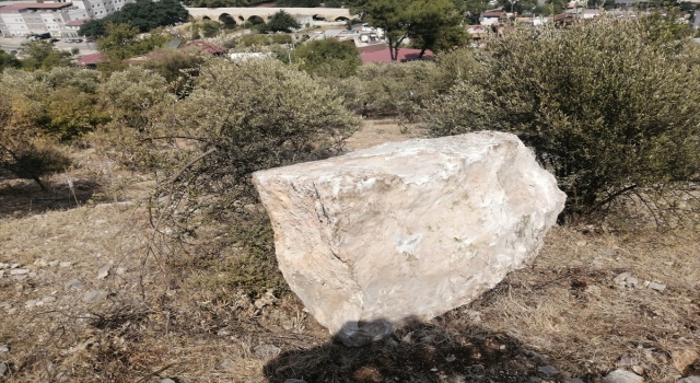 Adana’da Kozan Kalesi yerleşkesinden kaya yuvarlandı