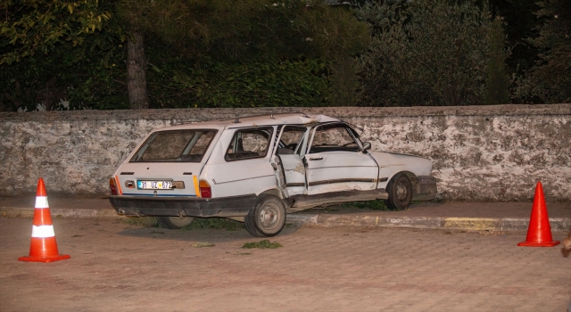 Hatay’da iki otomobilin çarpıştığı kazada 3 kişi yaralandı