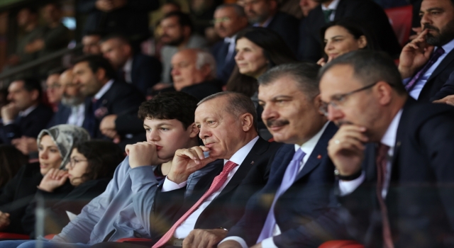 Cumhurbaşkanı Erdoğan, TürkiyeAngola maçını izledi