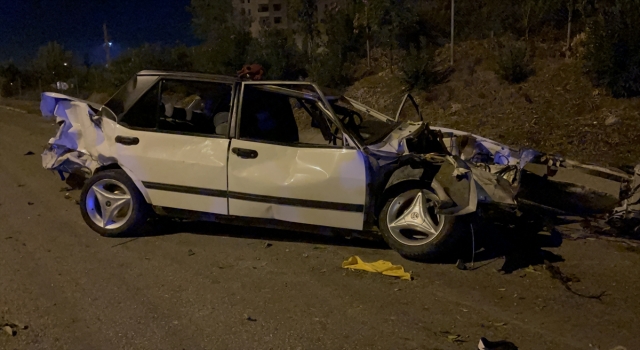 Adana’da devrilen otomobildeki 1 kişi öldü, 1 kişi yaralandı