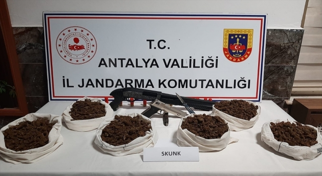 Antalya’da uyuşturucu operasyonunda 3 kişi yakalandı