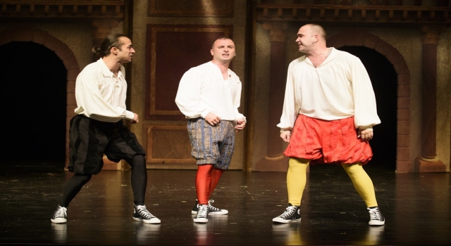”Shakespeare’in Bütün Oyunları” ve ”Canlanan Masallar” yarın prömiyer yapacak