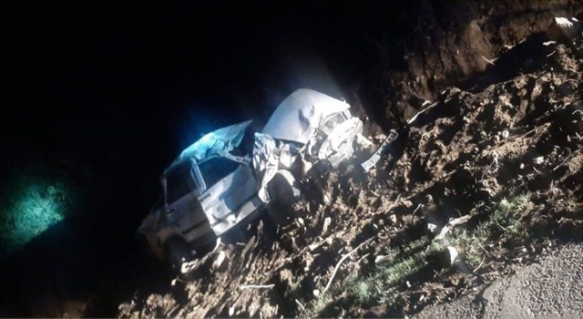 Osmaniye’de takla atan otomobildeki 2 kişi yaralandı